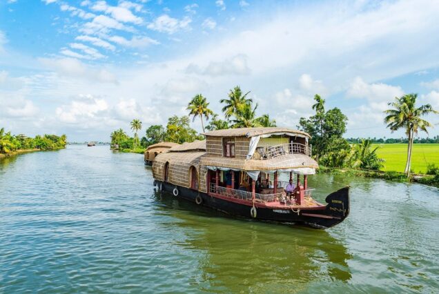 Discover Paradise - 6 Days Kerala Tour